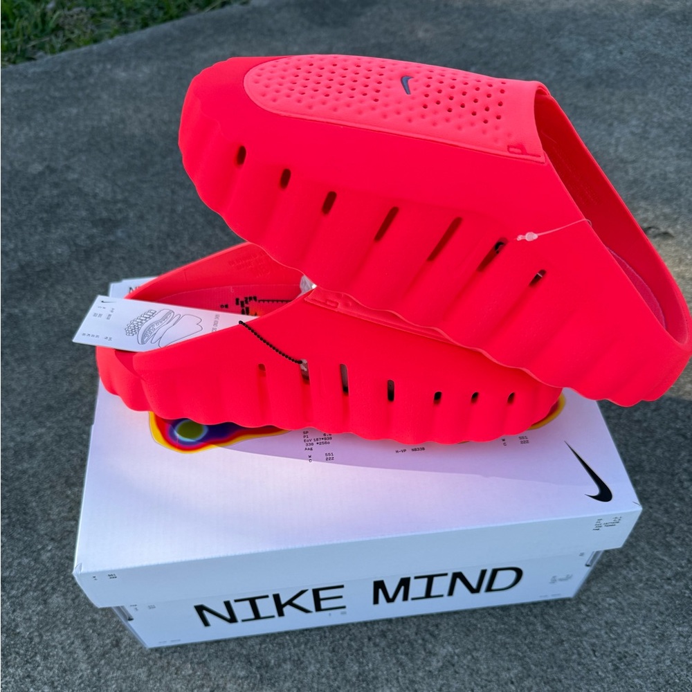 Women’s Nike Mind 001 Solar Red slides. 9 Women’s/ 7.5 Men - Picture 3 of 7